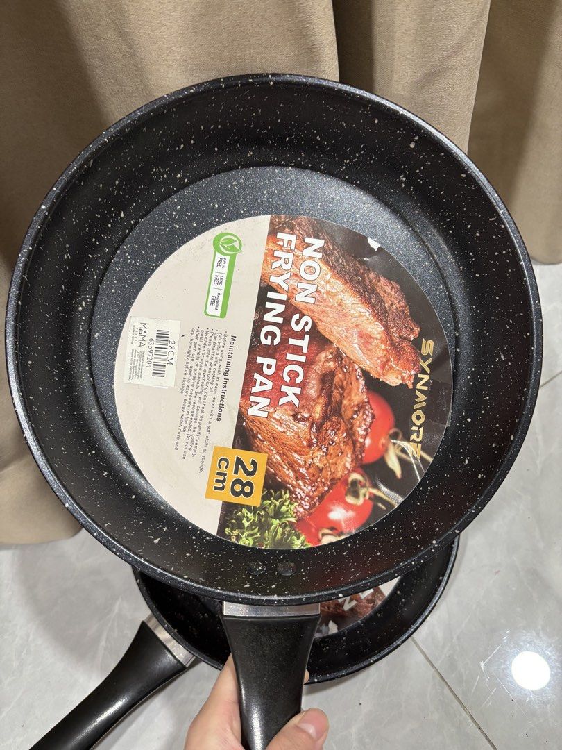 Non-stick frying pan 28cm (Category: Cookware & Accessories) located in Kuala Lumpur. Submitted by carmonleong (Listing ID 1451171673, Image 2). Description: Available: 2 pcs RM16 each *Lower price items, encourage to purchase more items.