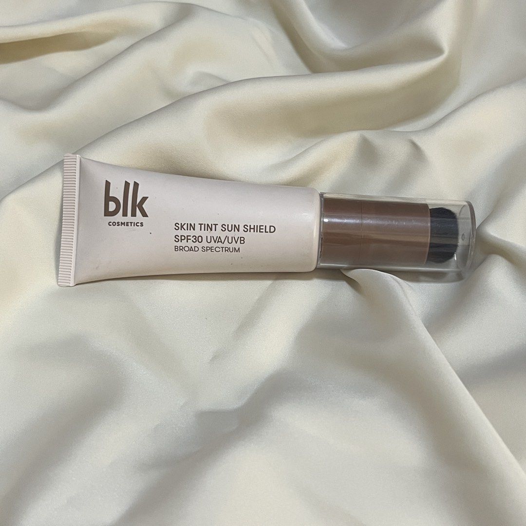 (OAT) BLK Cosmetics Skin Tint Sun Shield SPF30 (Category: Makeup) located in Manila. Submitted by makeitminecj (Listing ID 1451139162, Image 1). Description: - BLK Cosmetics Skin Tint Sun Shield - Shade: Oat - 95% FULL 🥺 di nagagamit.