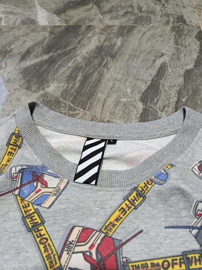 Off white aop sweater (Category: Coats, Jackets and Outerwear) located in Prosperidad. Submitted by basicdept07 (Listing ID 1451199351, Image 3). Description: Off white aop sweater Good condition Color rate: 9/10 No wash tag Issue: need deep wash ( stains ) Dimensions: 23 width/ 27.5 length 📌 Color may vary due to different lighting condition 📌 Items are thrifted ( manage your expectations ) 📌 Can ship nationwide via jnt express Mine: 🏷️ 250 