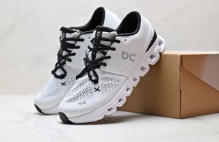 (Category: ) located in . Submitted by khai.uasneakers (Listing ID 1451290225, Image 1). Description: .