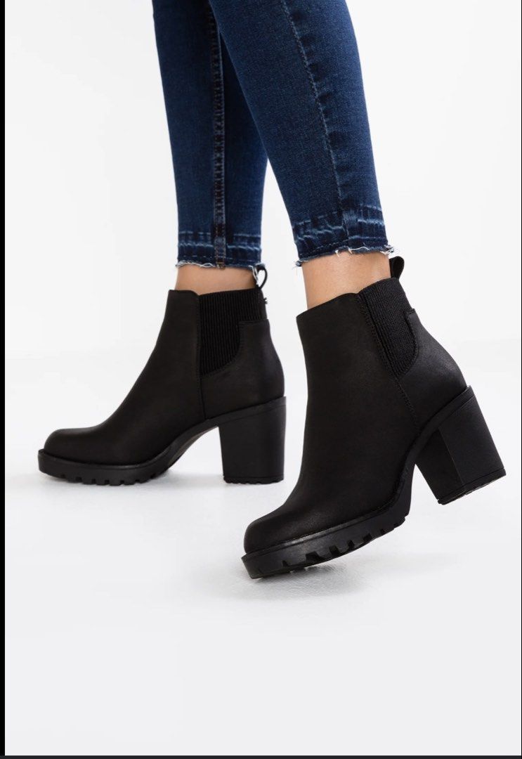 Only Barbara Heeled Booties (Category: Boots) located in San Simon. Submitted by katechicha96 (Listing ID 1451248650, Image 1). Description: .