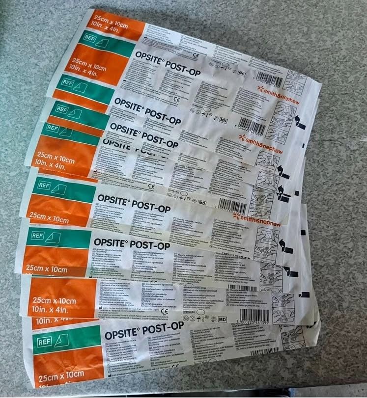 Opsite 25x10cm (Category: Medical Supplies & Tools) located in Quezon City. Submitted by medicsupplies_09 (Listing ID 1451263409, Image 1). Description: Post op opsite is a waterproof, transparent film dressing featuring a central absorbent pad designed for closed surgical incisions. Same day deliver po pm if interested. all sizes are. available Inquire first..