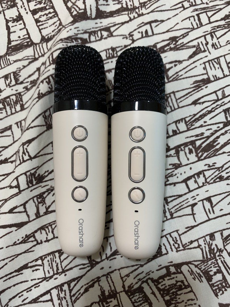 Orashare BS10 Wireless Karaoke Speaker (preloved) (Category: Portable Music Players) located in Pasay City. Submitted by mjshopaholic (Listing ID 1451264168, Image 2). Description: only used once features: Beating RGB lights, wonderful & colorful rhythm 360 degrees stereo sounds 10W, large speaker Dual wireless microphone portable can bring anywhere 💞 once lng nagamit rfs: bawas gamit complete accessories with box .