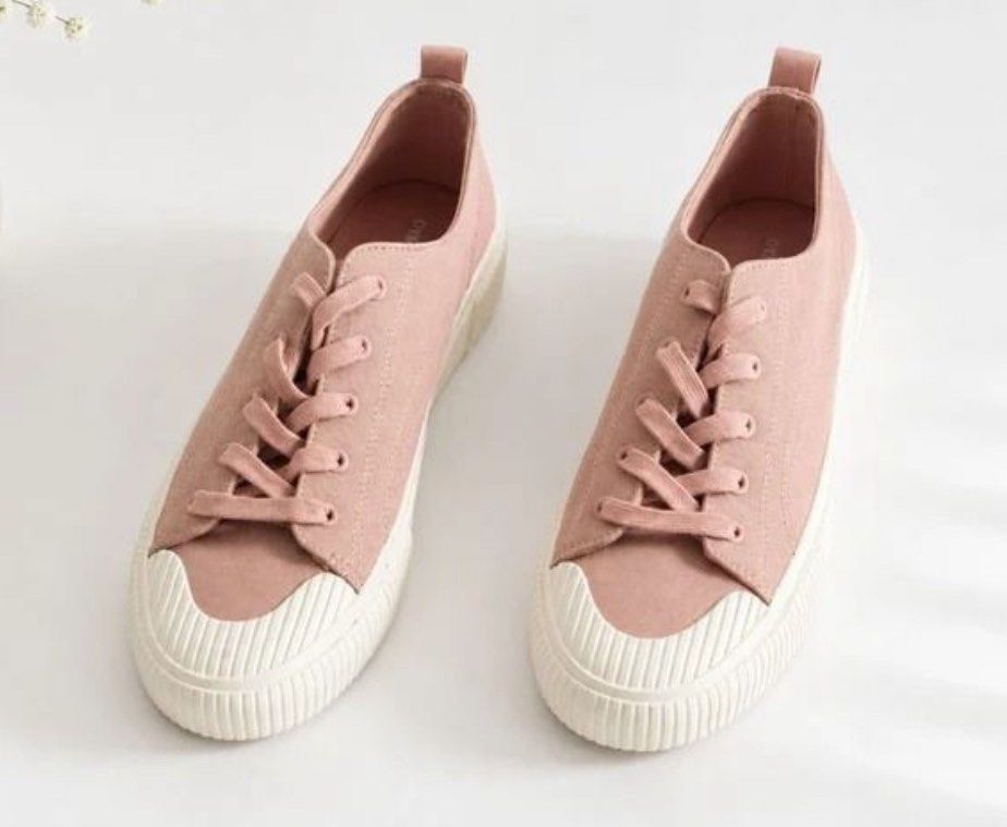 OYSHO PINK TRAINERS SHOES SEPATU SALE FROM 659‼️ (Kategori: Sepatu Wanita) berada di Jakarta Barat. Dikirim oleh various.store (ID iklan 1451198296, Gambar 2). Deskripsi: Join wa grup di highlight ig @ krsn. id 100% original, limited stock 1 set only. Grab it fast❣️.