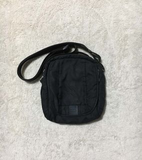 (Category: ) located in . Submitted by out.thrift (Listing ID 1451261076, Image 1). Description: .