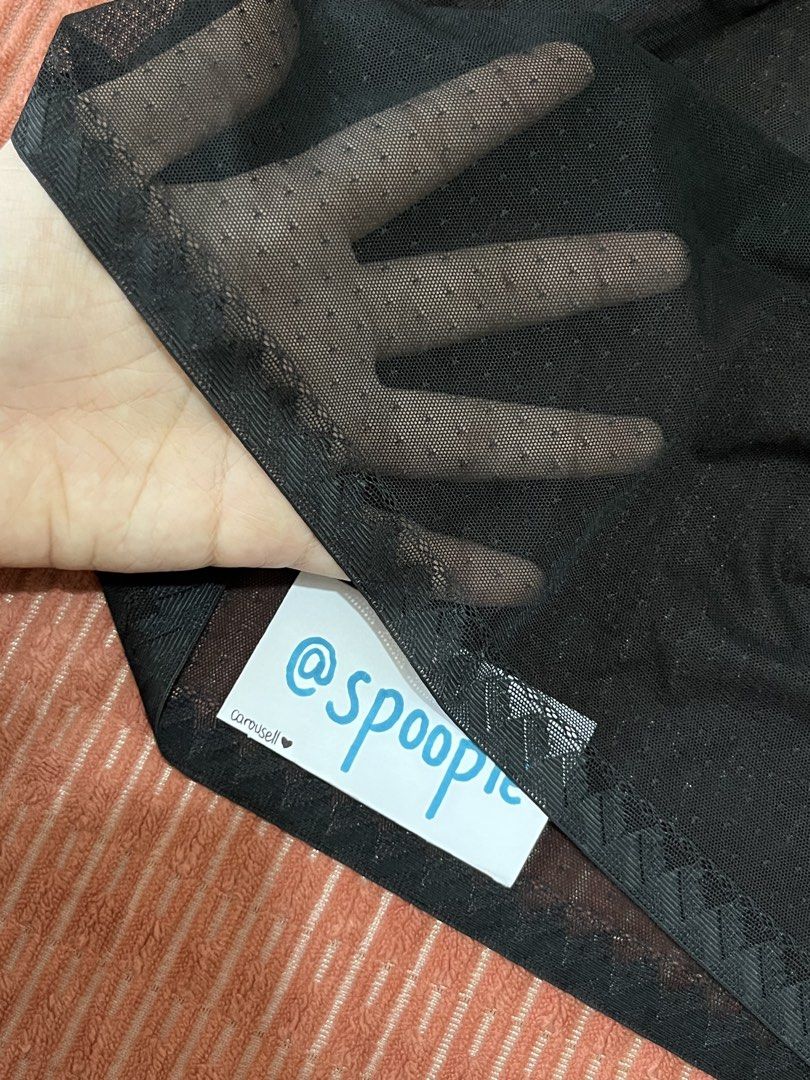 Padded see through top (Category: Sleeveless) located in Manila. Submitted by spoopie (Listing ID 1451212779, Image 3). Description: ❣️XS-M❣️ Padded Like new See through .