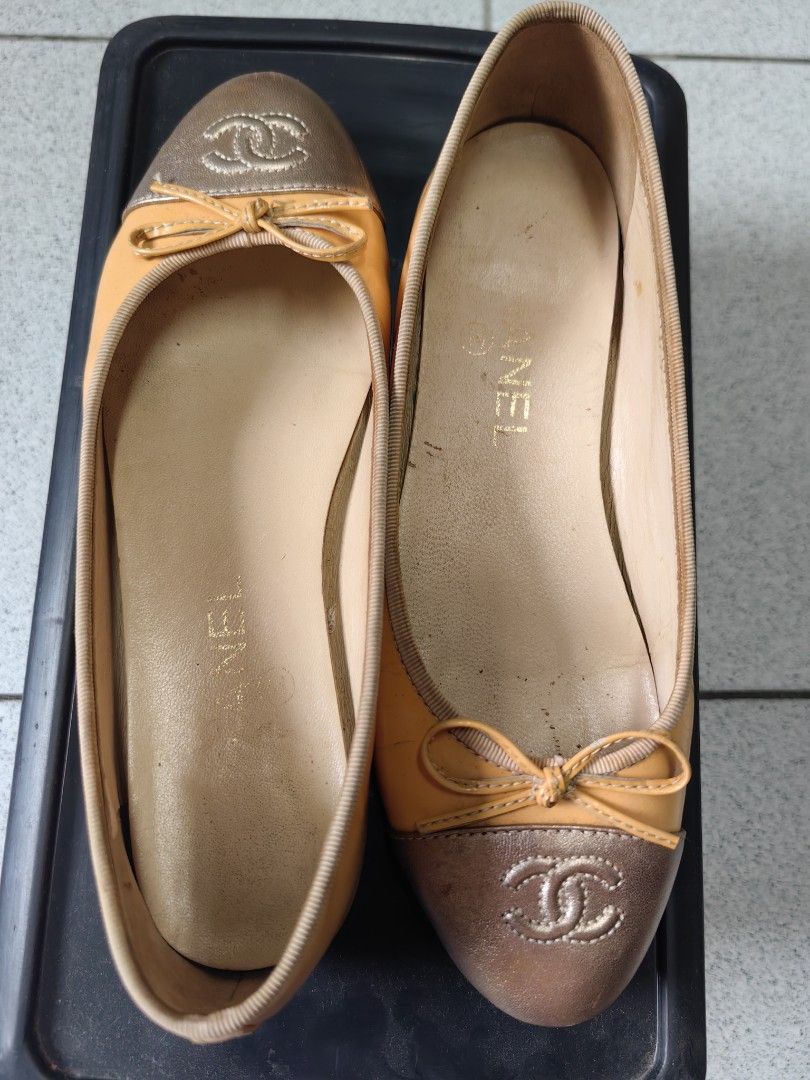 Patent ballet flats (Category: Flats & Sandals) located in Quezon City. Submitted by fiercebird_443c69 (Listing ID 1451195958, Image 1). Description: NGA Chanel patent ballet flats. Clean insole. No dust bag or box but can provide a box. Shipping c/o buyer.