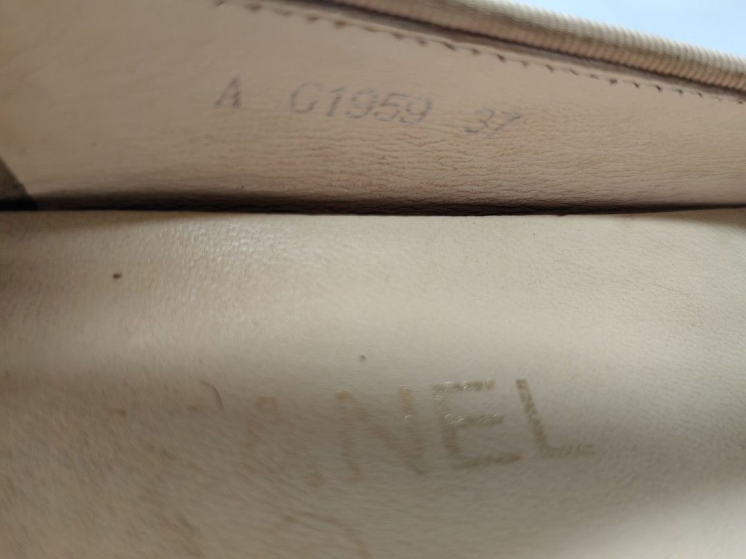 Patent ballet flats (Category: Flats & Sandals) located in Quezon City. Submitted by fiercebird_443c69 (Listing ID 1451195958, Image 2). Description: NGA Chanel patent ballet flats. Clean insole. No dust bag or box but can provide a box. Shipping c/o buyer.