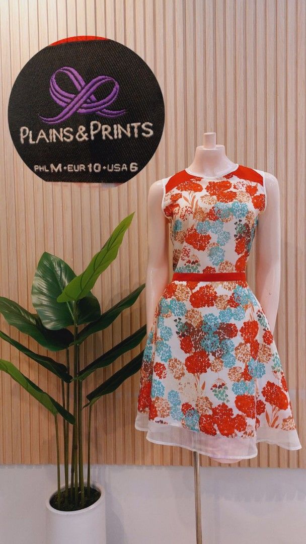 Plains & Prints White Double-Breasted Blazer Dress (Category: Dresses) located in Angeles City. Submitted by leichen57360 (Listing ID 1451173030, Image 3). Description: - White Plains & Prints blazer dress - Double-breasted style with brown buttons - Short sleeves - Estimated size XS - Versatile for work or a night out.