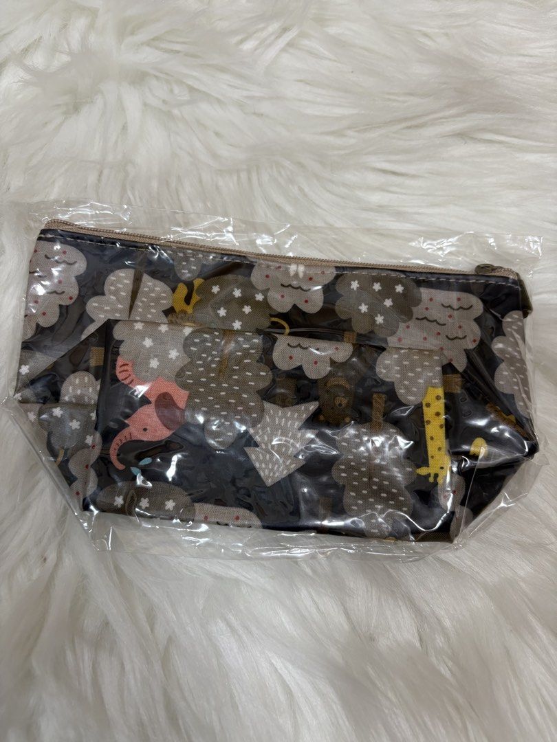 Pouch (Category: Purses & Pouches) located in Singapore. Submitted by allfromsg (Listing ID 1451239613, Image 3). Description: Brand new Price includes tracked delivery Pouch .