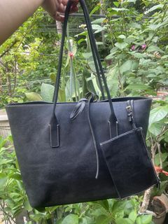 (Category: ) located in . Submitted by baglovers10 (Listing ID 1451194117, Image 1). Description: .