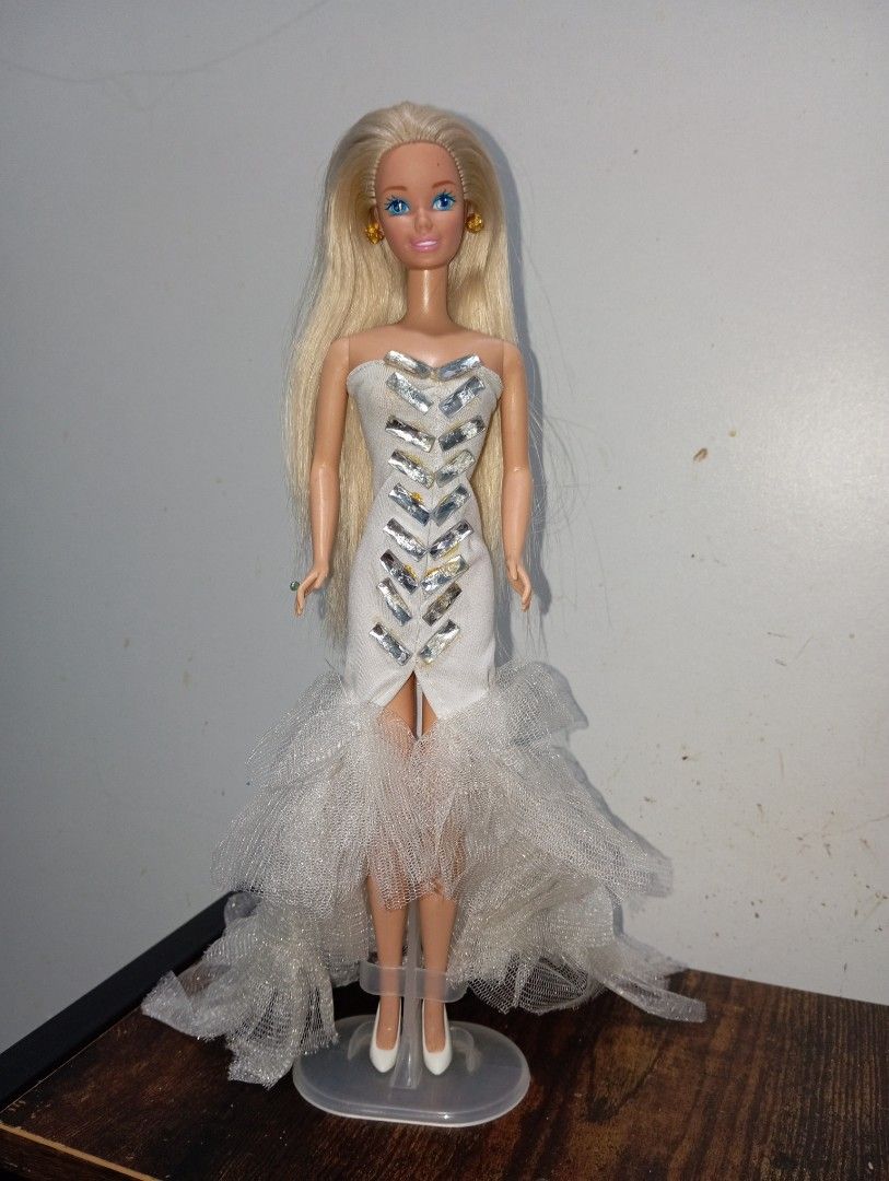 Preloved Vintage Barbie Doll (Category: Kids Toys) located in San Pedro. Submitted by bcollector83101 (Listing ID 1451306170, Image 1). Description: 8/10 Condition. pls manage your expectations. thanks..