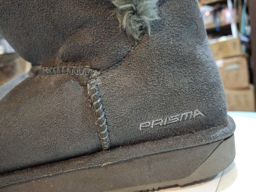 PRISMA Gray Faux Fur Winter Boots (Category: Boots) located in Manila. Submitted by pinkvlily (Listing ID 1451257753, Image 3). Description: SIZE 37 RFS: NATAMBAK LANG HUHU.