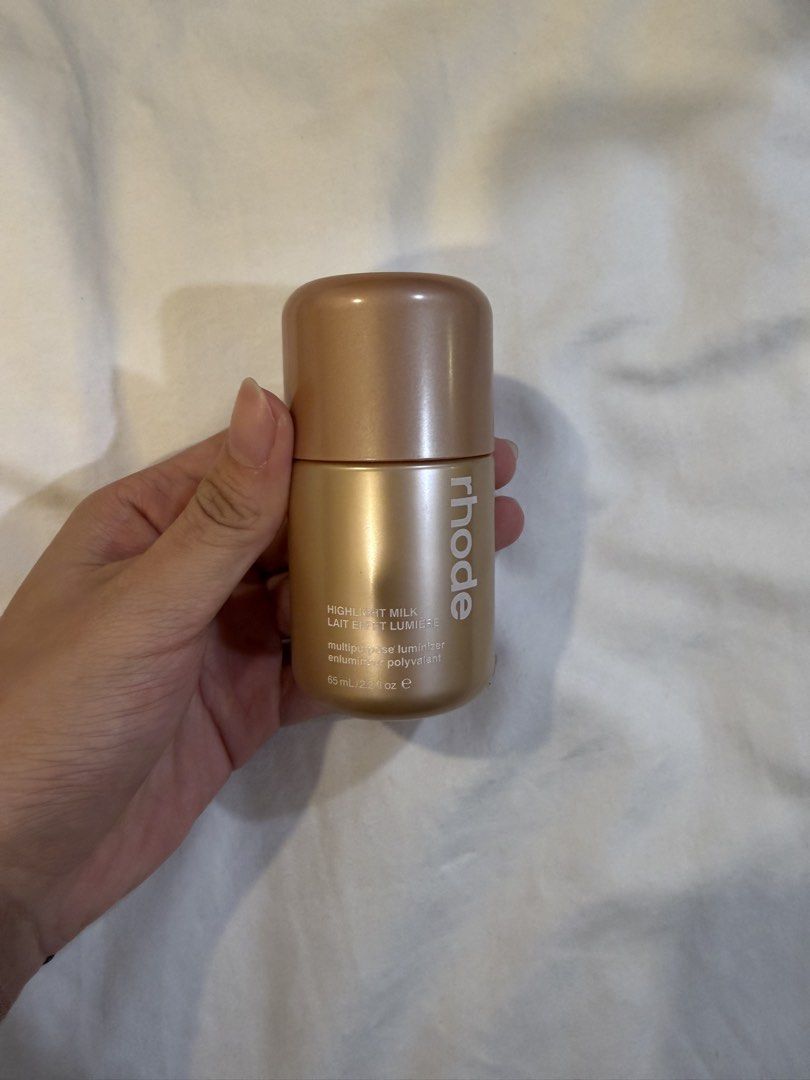 Rhode Highlight Milk Lait Éclat Shade 03 (Category: Makeup) located in Makati City. Submitted by _saleph_ (Listing ID 1451278576, Image 1). Description: - Rhode Highlight Milk in shade 03 - Multipurpose luminizer for face, neck, and décolleté - Shake well before use - Apply a small amount and blend gently - Made in USA - tried ONLY ONCE barely used.