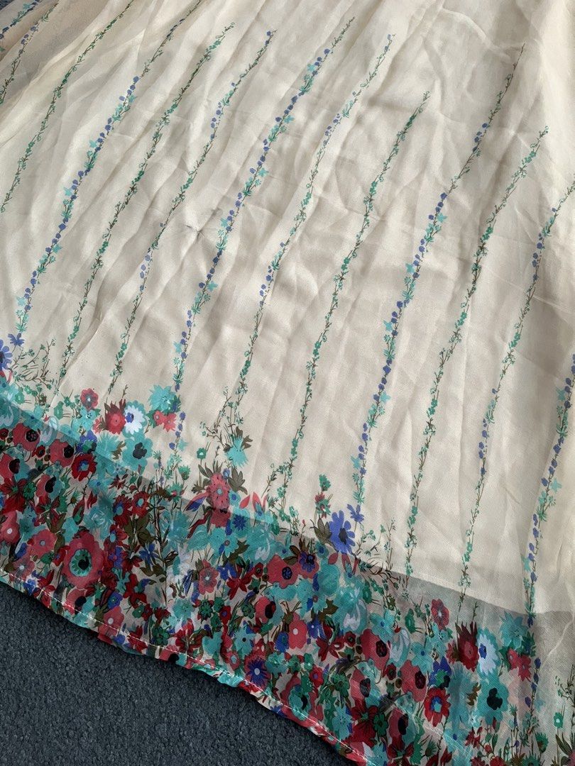 Rok panjang krem Vintage bunga (Kategori: Gaun & Rok) berada di Bandung. Dikirim oleh lovelyshoppingday (ID iklan 1451251906, Gambar 3). Deskripsi: LP 56-86cm PJ 105cm.