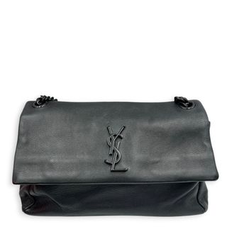 (Category: ) located in . Submitted by carousellluxury (Listing ID 1451197545, Image 1). Description: .