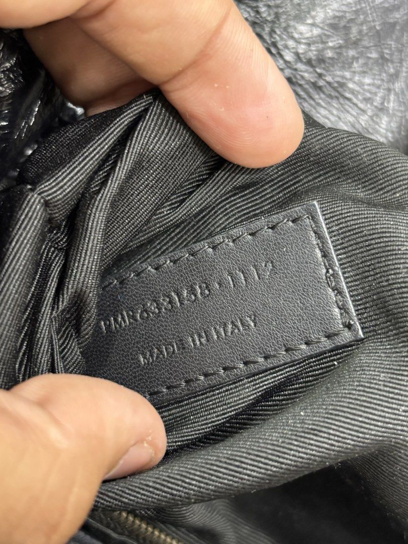 Saint Laurent Niki Shoulder Bag (Category: Luxury Bags & Wallets) located in Bacolod City. Submitted by money_maker06 (Listing ID 1451322419, Image 3). Description: Saint Laurent Niki Shoulder Bag •Complete Details •Price: 4999 .