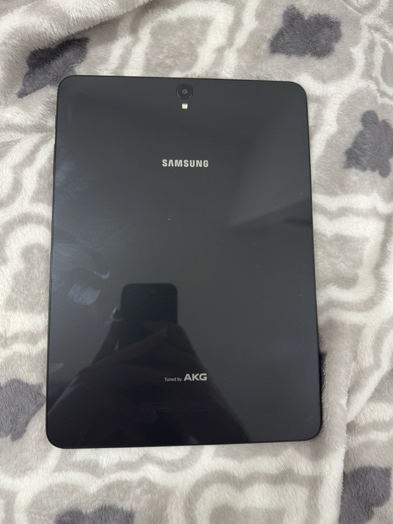 Samsung Galaxy Tab S3 for sale (Category: Android) located in Floridablanca. Submitted by nikoescoto05 (Listing ID 1451260523, Image 2). Description: samsung tab s3 free case unit and box only no to last price and swap 4gb ram 32gb rom - perfect for watching videos - colorful and big screen - free s-spen honest issues: - cracked screen protector - medyo laggy pero smooth most of the time.