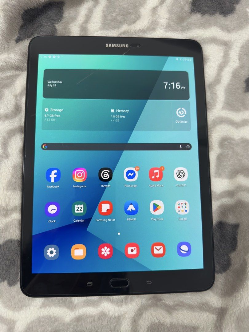 Samsung Galaxy Tab S3 for sale (Category: Android) located in Floridablanca. Submitted by nikoescoto05 (Listing ID 1451260523, Image 3). Description: samsung tab s3 free case unit and box only no to last price and swap 4gb ram 32gb rom - perfect for watching videos - colorful and big screen - free s-spen honest issues: - cracked screen protector - medyo laggy pero smooth most of the time.