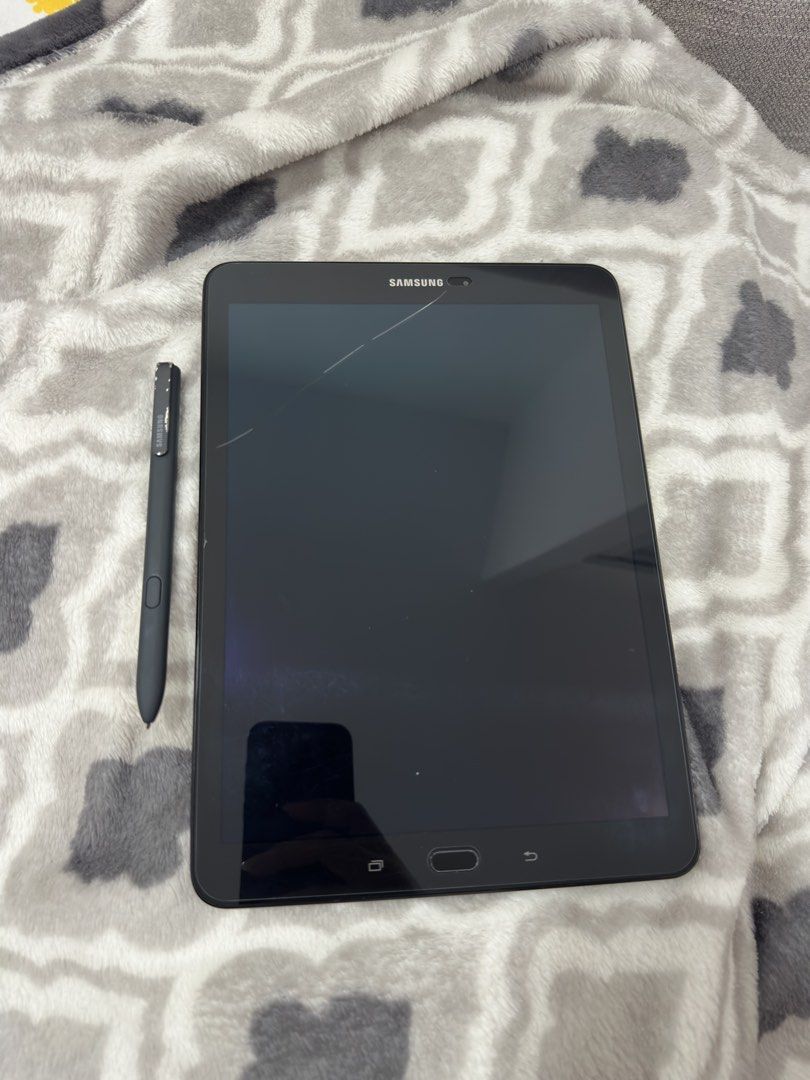 Samsung Galaxy Tab S3 for sale (Category: Android) located in Floridablanca. Submitted by nikoescoto05 (Listing ID 1451260523, Image 1). Description: samsung tab s3 free case unit and box only no to last price and swap 4gb ram 32gb rom - perfect for watching videos - colorful and big screen - free s-spen honest issues: - cracked screen protector - medyo laggy pero smooth most of the time.