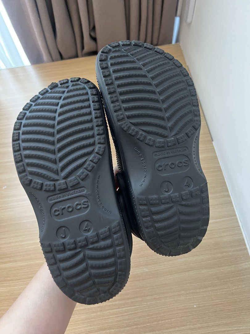 sendal cro*s original (Kategori: 8 hingga 12 tahun) berada di Tangerang. Dikirim oleh preloved_panii (ID iklan 1451134133, Gambar 2). Deskripsi: size 4 yah masih baguss baru 1x pakai .