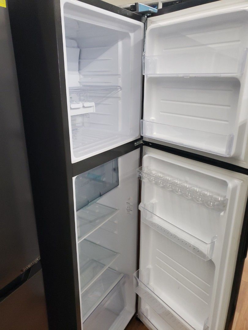 Sharp 2000R Refrigerator 8.9cu.ft Inverter (Category: Refrigerators and Freezers) located in Manila. Submitted by hmr_item (Listing ID 1451177628, Image 1). Description: - Sharp 2000R Refrigerator - 8.9 cubic feet capacity - Inverter technology for energy efficiency - Spacious interior for groceries - Excellent working condition Issue: may dents sa labas pero di naman nakakaapekto ng performance ng ref.