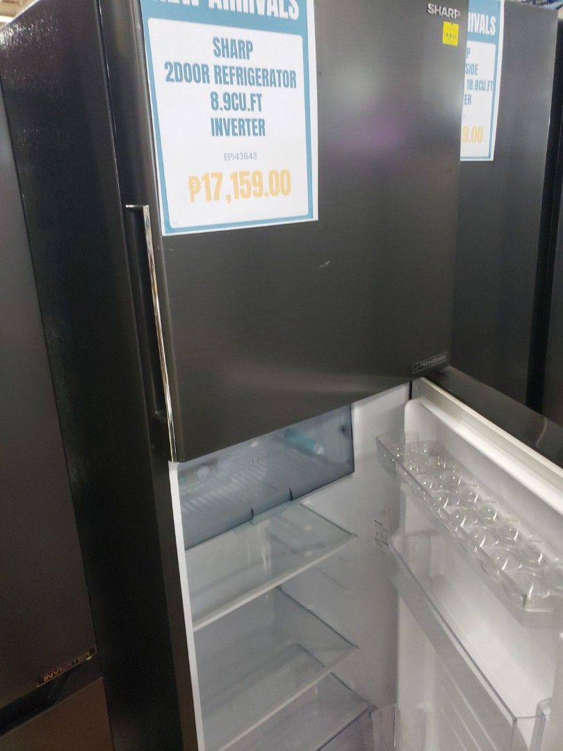 Sharp 2000R Refrigerator 8.9cu.ft Inverter (Category: Refrigerators and Freezers) located in Manila. Submitted by hmr_item (Listing ID 1451177628, Image 2). Description: - Sharp 2000R Refrigerator - 8.9 cubic feet capacity - Inverter technology for energy efficiency - Spacious interior for groceries - Excellent working condition Issue: may dents sa labas pero di naman nakakaapekto ng performance ng ref.