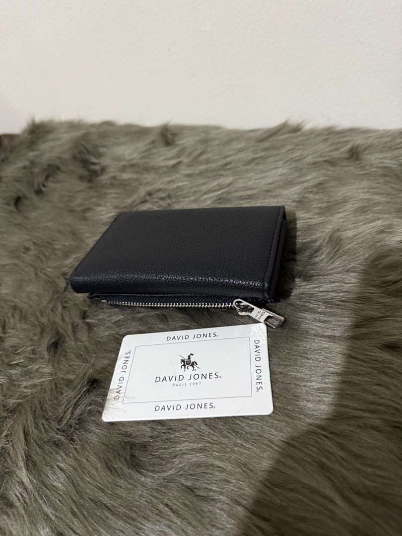 Short Wallet / Purse (Category: Wallets & Card holders) located in Surigao. Submitted by surplusbox (Listing ID 1451265331, Image 2). Description: .