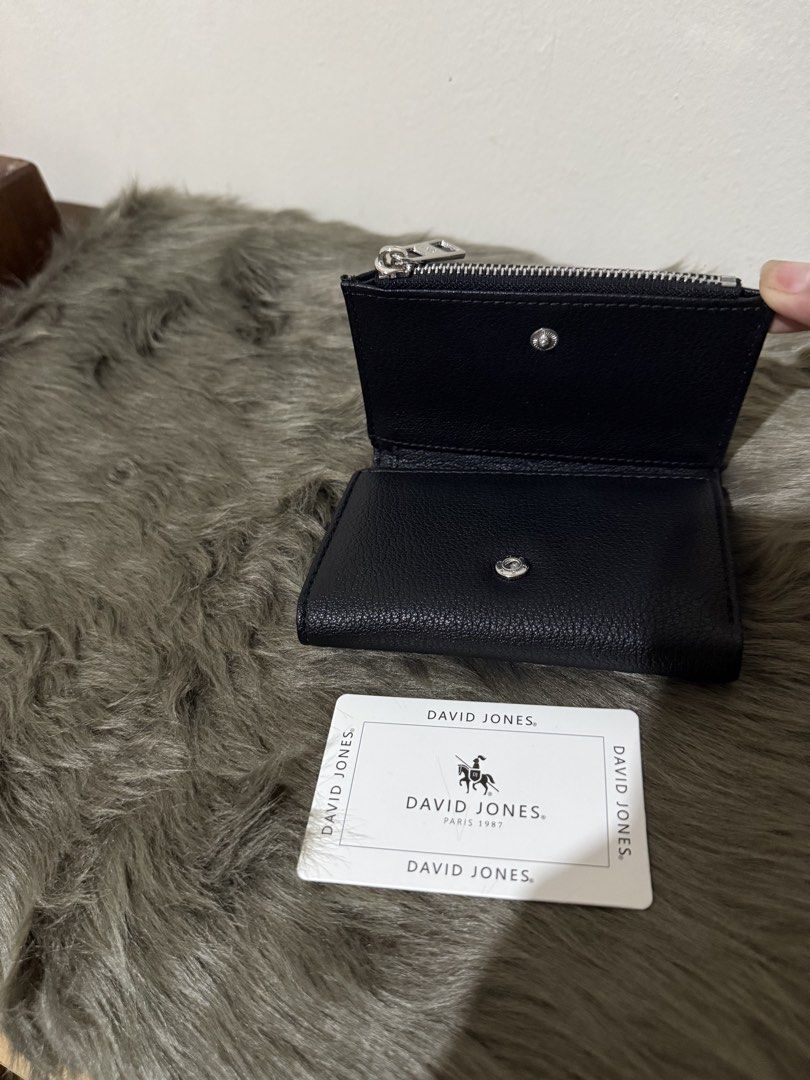 Short Wallet / Purse (Category: Wallets & Card holders) located in Surigao. Submitted by surplusbox (Listing ID 1451265331, Image 3). Description: .