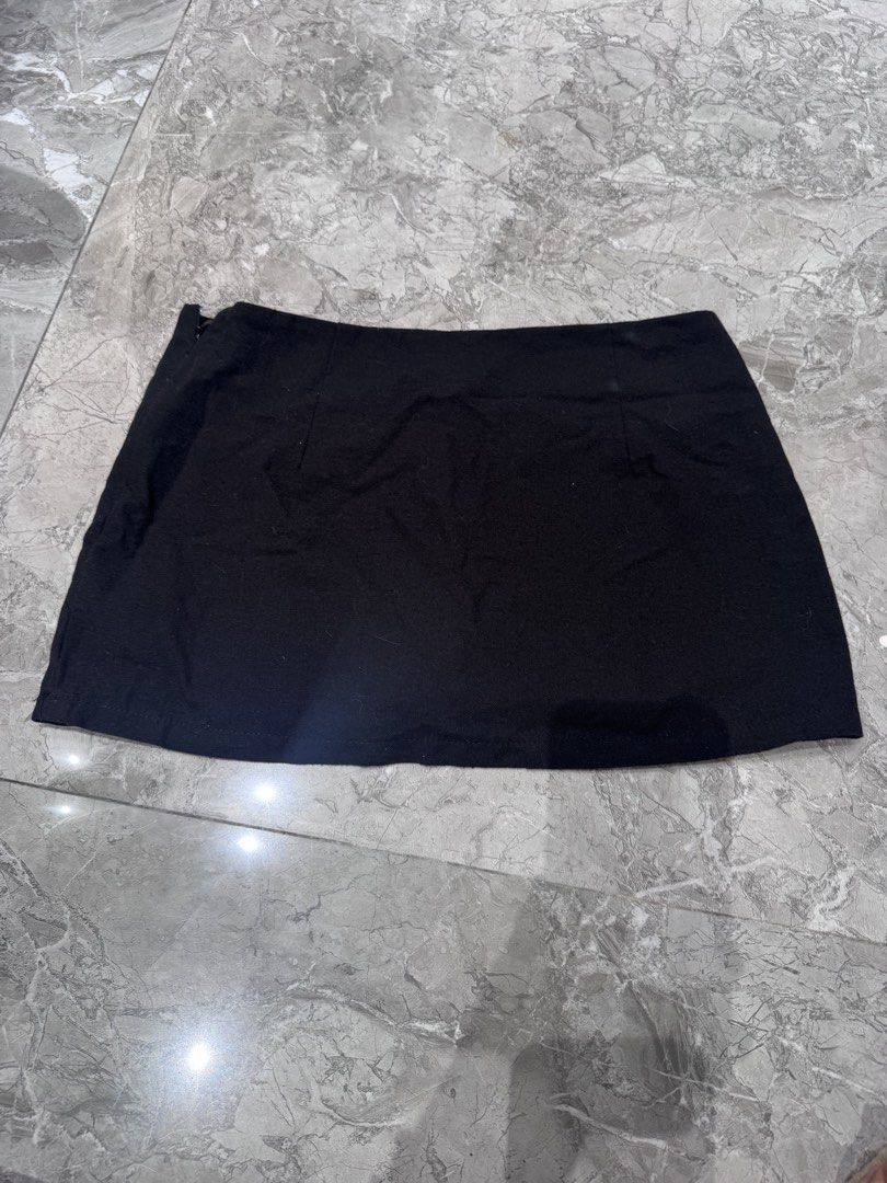 SKORT (Category: Other Bottoms) located in Singapore. Submitted by lellyrehome (Listing ID 1451190838, Image 1). Description: .