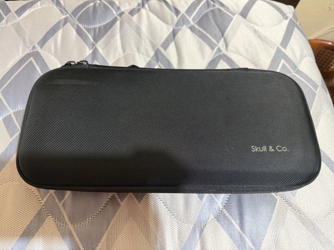 Skull & Co. Carrying Case for PS Portal (Category: Cases & Covers) located in Cainta. Submitted by hans01743 (Listing ID 1451289078, Image 1). Description: 🚨 FOR SALE: Skull & Co. Carrying Case for PlayStation Portal (Black) 🎮 🖤 Brand: Skull & Co. 🎮 Compatible with: PlayStation Portal 🎨 Color: Black 💰 SRP: ₱995 🔥 Selling Price: ₱500 only ✅ Excellent quality and provides great protection for your PS Portal. RFS: No longer have my PS Portal 