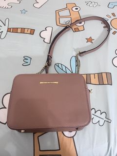 (Kategori: ) berada di . Dikirim oleh declutterforgood (ID iklan 1451220879, Gambar 1). Deskripsi: .