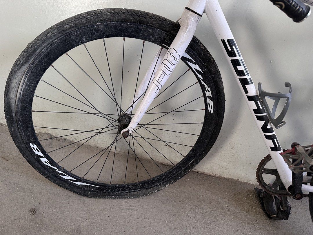SOLANA Fixed Gear Bicycle BD-J (Category: Bicycles) located in San Jose del Monte. Submitted by yamarich (Listing ID 1451237554, Image 2). Description: Solana Fixie Issue: Kaha at dalawang gulong, Kalawang Di ko sure price value Pick up: Starmall SJDM Bulacan Open for swap/trade .