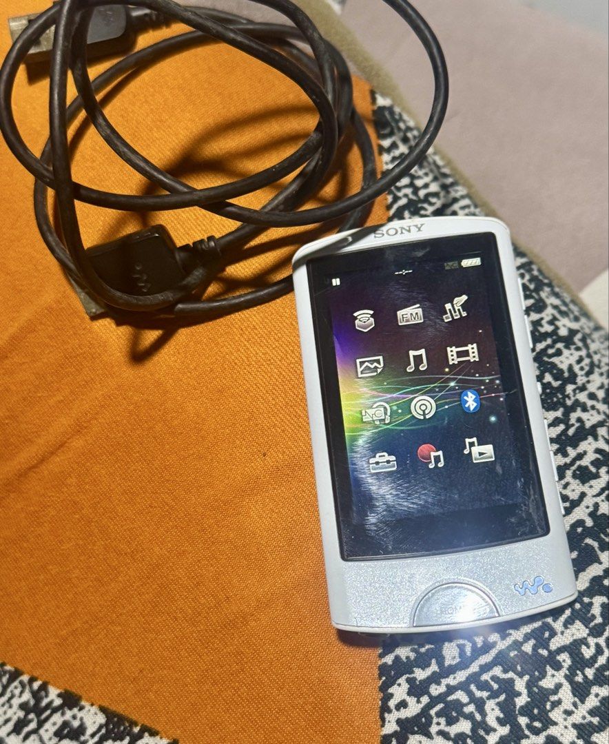 sony walkman nw -a865 (Category: Portable Music Players) located in Quezon City. Submitted by angace13 (Listing ID 1451309364, Image 1). Description: selling my sony nw a865 no issue ready to use with original charger battery good na good matagal malowbat touch ok na ok pm nlng salamat .
