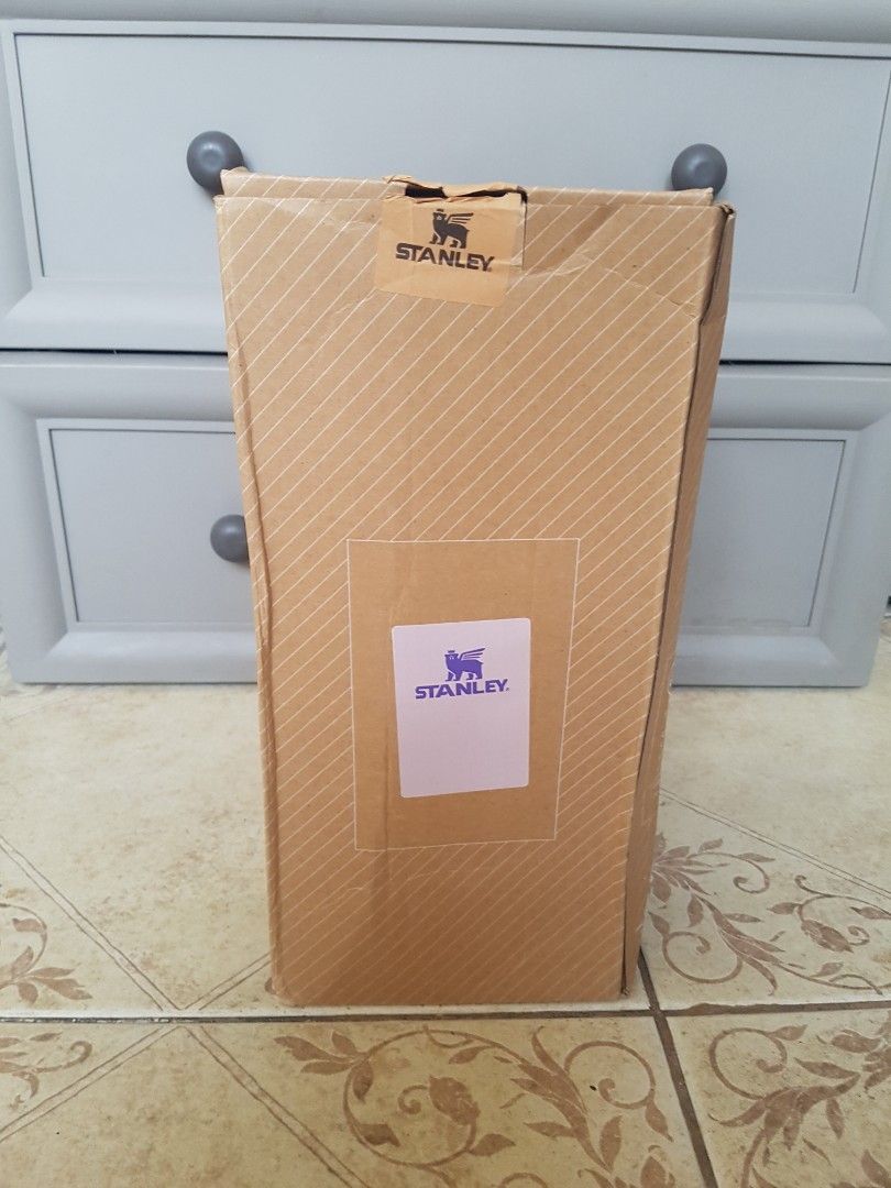 Stanley Cup Purple 40oz (Category: Water Bottles & Tumblers) located in Manila. Submitted by nelumbo (Listing ID 1451222758, Image 2). Description: Brand New Stanley Cup The Quencher H2.0 Flowstate 40 oz purple colour..