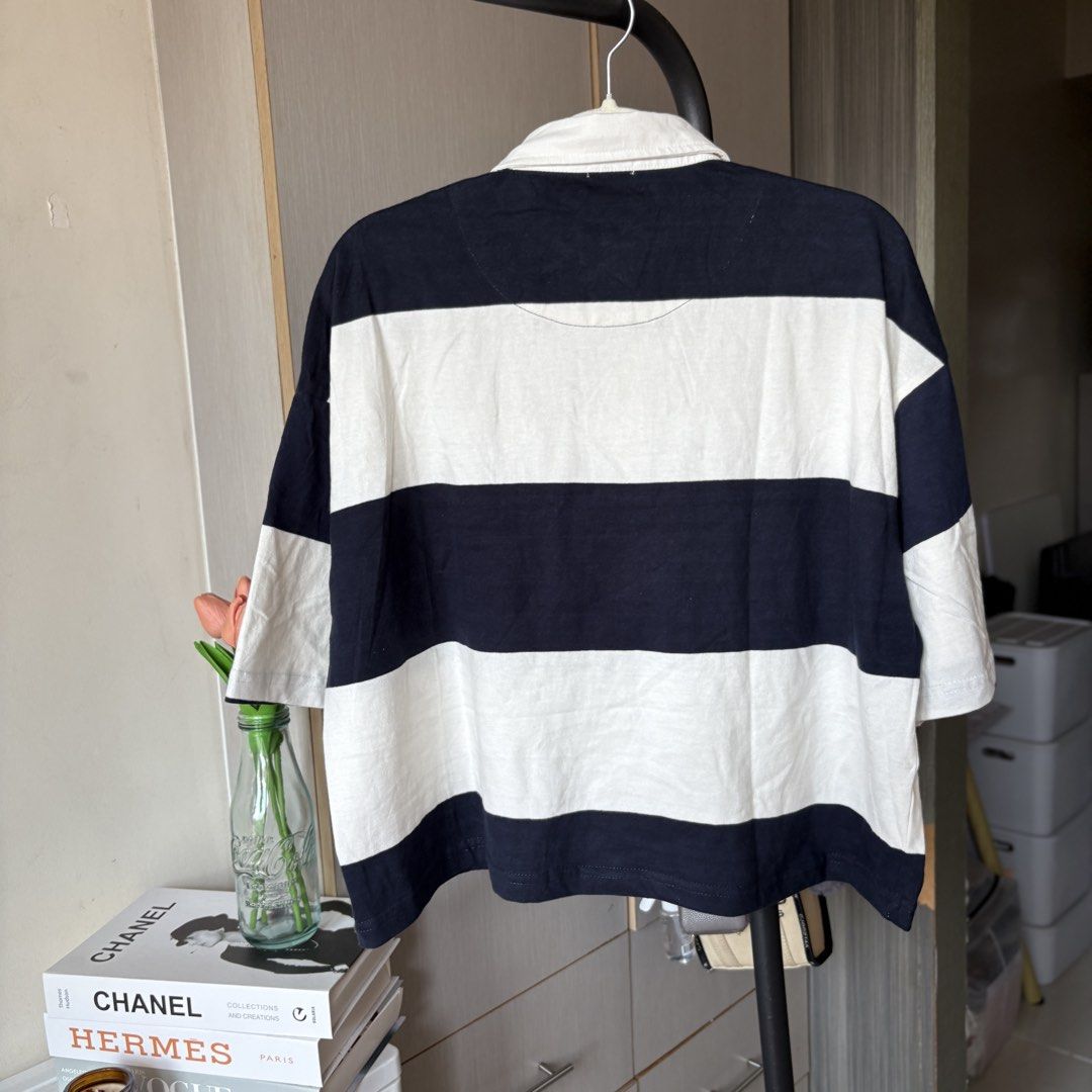 Stripes Crop Boxy Top / T-Shirt (Category: Shirts) located in Manila. Submitted by on-trendfinds (Listing ID 1451310191, Image 2). Description: 24x20 dimes.