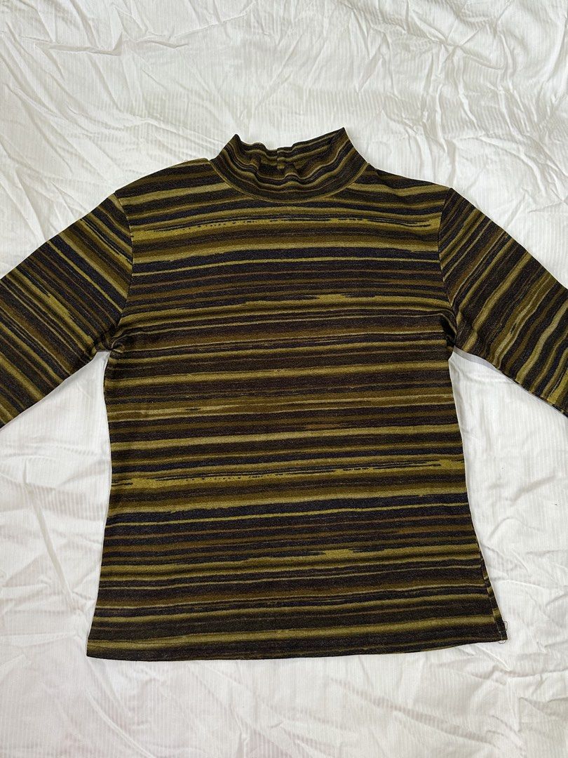 stripes top (Category: Others Tops) located in Rosario. Submitted by itsingrid (Listing ID 1451300641, Image 1). Description: .
