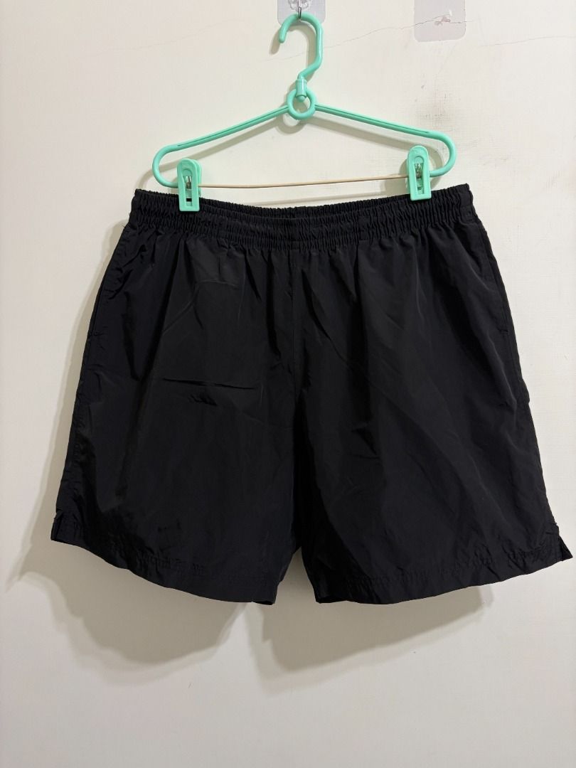 由 buy2freeshiping (刊登 ID 1451240280，圖片 2) 提交，位於 新北市 (New Taipei) 的 Stussy x Nike Water Short 型號CT4315-045 水陸兩用 尼龍短褲 【尺寸】：XL號 腰寬 : 43-47、全長 : 45 公分 【新舊】：85% 前後Logo脫膠移除 (類別：短褲)，說明：。