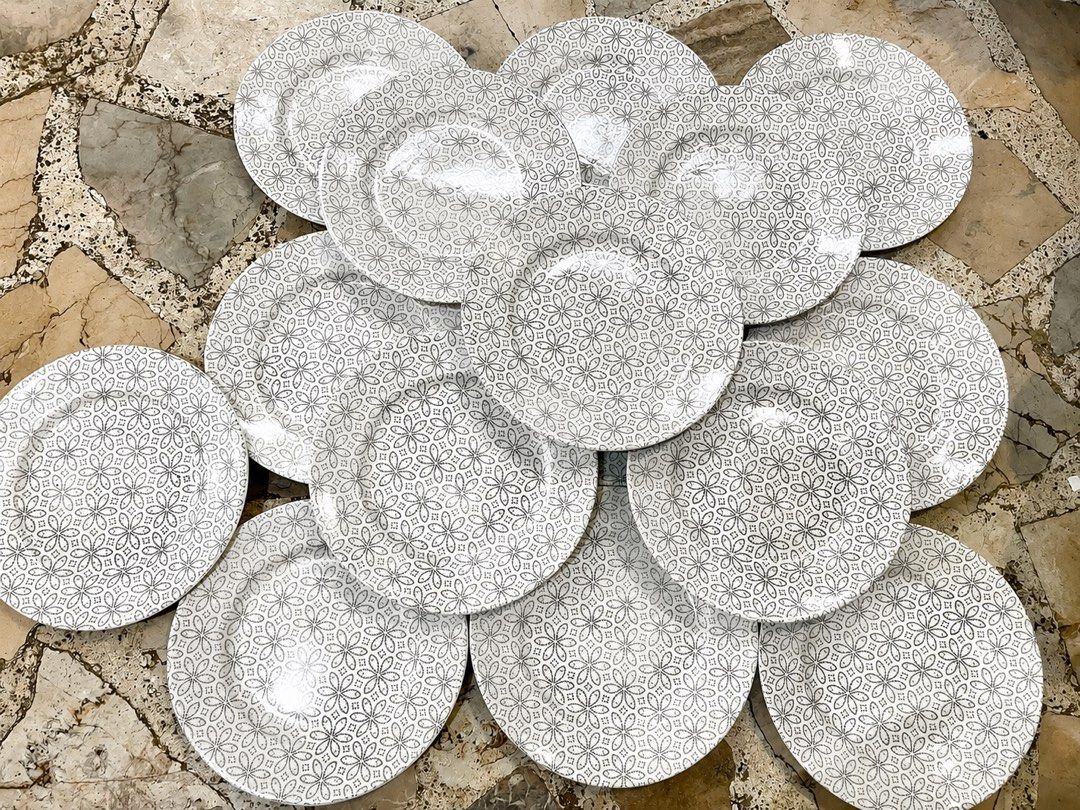 Take all 15pcs dinner plate 9” (Category: Other Kitchenware & Tableware) located in San Fernando. Submitted by japansurpluselyu (Listing ID 1451193254, Image 1). Description: .