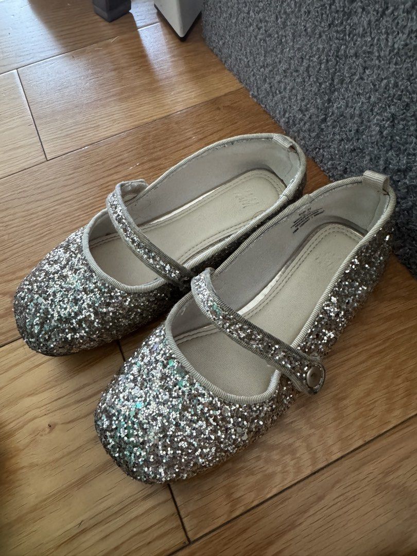 Take All 5YO Girls Shoes (Category: Babies & Kids Fashion) located in Mandaluyong City. Submitted by grmnk (Listing ID 1451183876, Image 3). Description: Take All 4 pairs of shoes for 5YO: • Meet My Feet Mesh Ballet Flats 28 • H&M Gold Glitter Flats 27 • H&M Red Ballet Flats 27 • Zara Boots 28 Over 5K in original value, selling for 1.5K BPI / GCash Grab / Lalamove from Mandaluyong.
