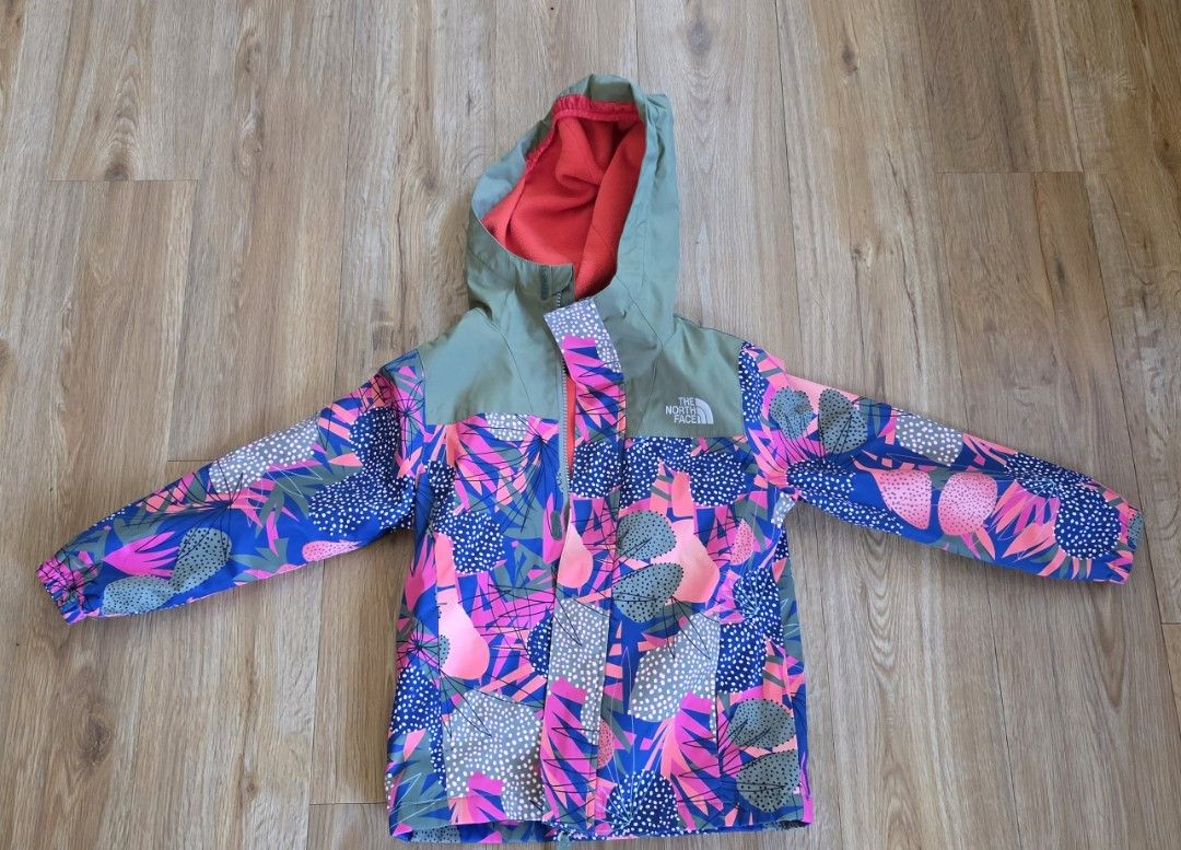 The North Face fleece Jacket size 120 （分類：嬰兒及小童流行時尚）位於 Hong Kong。 由 kennychu1981 提交（商品編號 1451312086，圖片 1）。簡介： The North Face fleece Jacket size 120 土瓜灣鐵路站或鐵路沿線交收 可順豐到付。