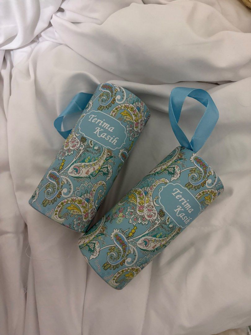 Tisu doorgift (Category: Sanitary Hygiene) located in Petaling Jaya. Submitted by aqilahker (Listing ID 1451237751, Image 1). Description: tisu - 200 botol saya beli kat VR STAR (1 botol = RM 2) tisu ni lebihan goodies .