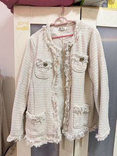 (Category: ) located in . Submitted by navillera93 (Listing ID 1451137961, Image 1). Description: .