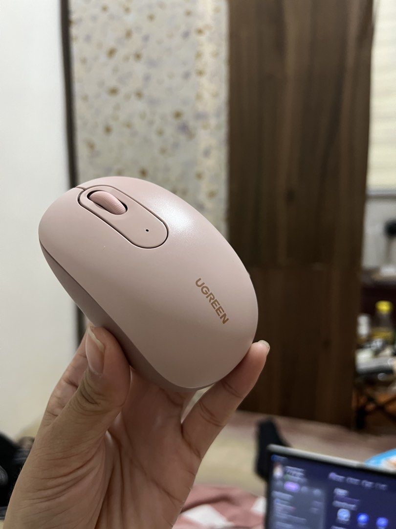 UGREEN wireless mouse (Category: Mouse & Mousepads) located in Batangas. Submitted by zo_eee (Listing ID 1451238034, Image 3). Description: UGREEN (negotiable) wireless mouse 10m broad operating distance 2400 DPI 2.4G 1290 po bili ko Gateway Mall 😿 Benta ko na po mas mura RFS: double bili 😿.
