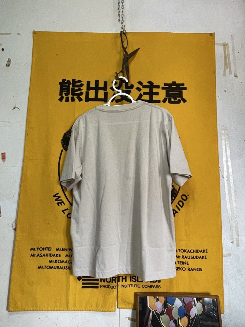 Uniqlo beige pocket tee (Category: Tshirts & Polo Shirts ) located in Malaybalay. Submitted by mo0rph (Listing ID 1451157121, Image 3). Description: 26x21 Add sf mindanao.