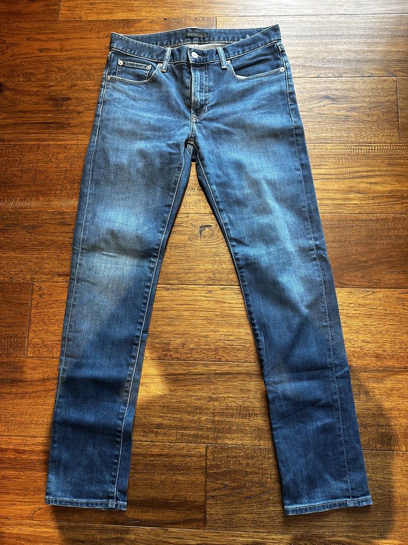 Uniqlo Blue Denim Jeans (Category: Jeans) located in Manila. Submitted by xandercoronel (Listing ID 1451200396, Image 1). Description: - Classic blue denim jeans from Uniqlo - Straight leg fit Size : Waist 30inches & Length 34 inches.