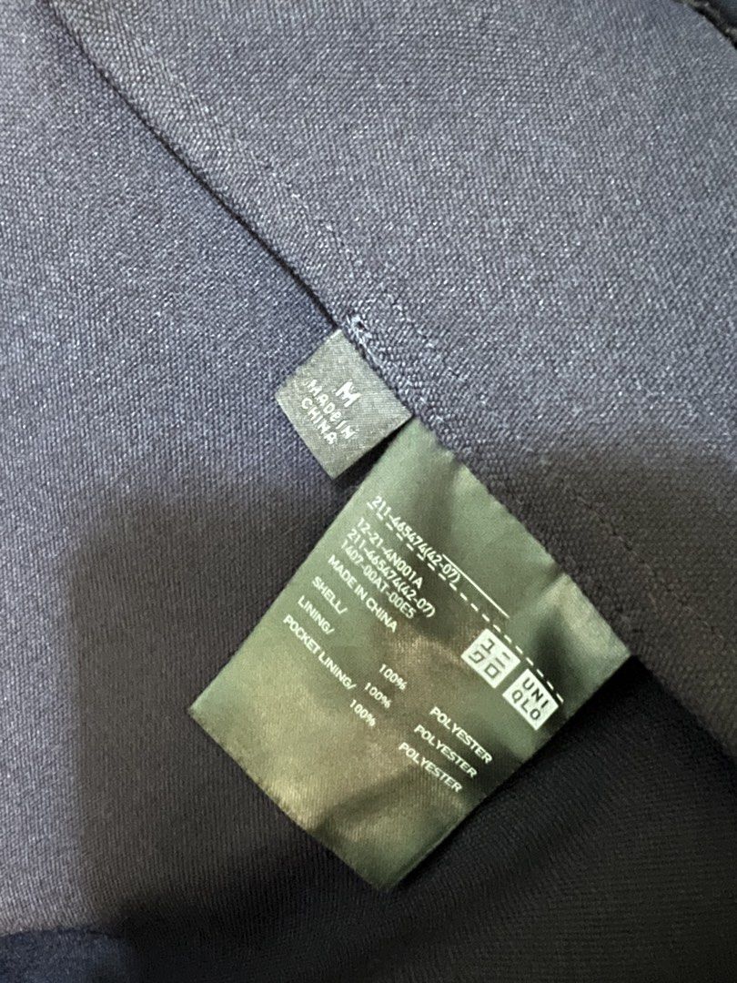 Uniqlo Miracle Air Jacket (Category: Coats, Jackets and Outerwear) located in Makati City. Submitted by apval (Listing ID 1451216067, Image 2). Description: Used only thrice nung nag RTO Never na nagamit since WFH Original Price: 2990 .