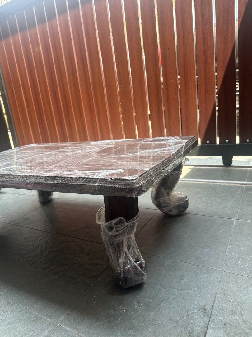 Vintage Coffee Table (Category: Coffee & Tea Tableware) located in Kuala Lumpur. Submitted by ariffdanial_z6 (Listing ID 1451286982, Image 3). Description: Measurements: 91cm (L) x 57cm (W) x 30cm (H) Material: Solid wood Price is negotiable Suitable for rustic style deco.