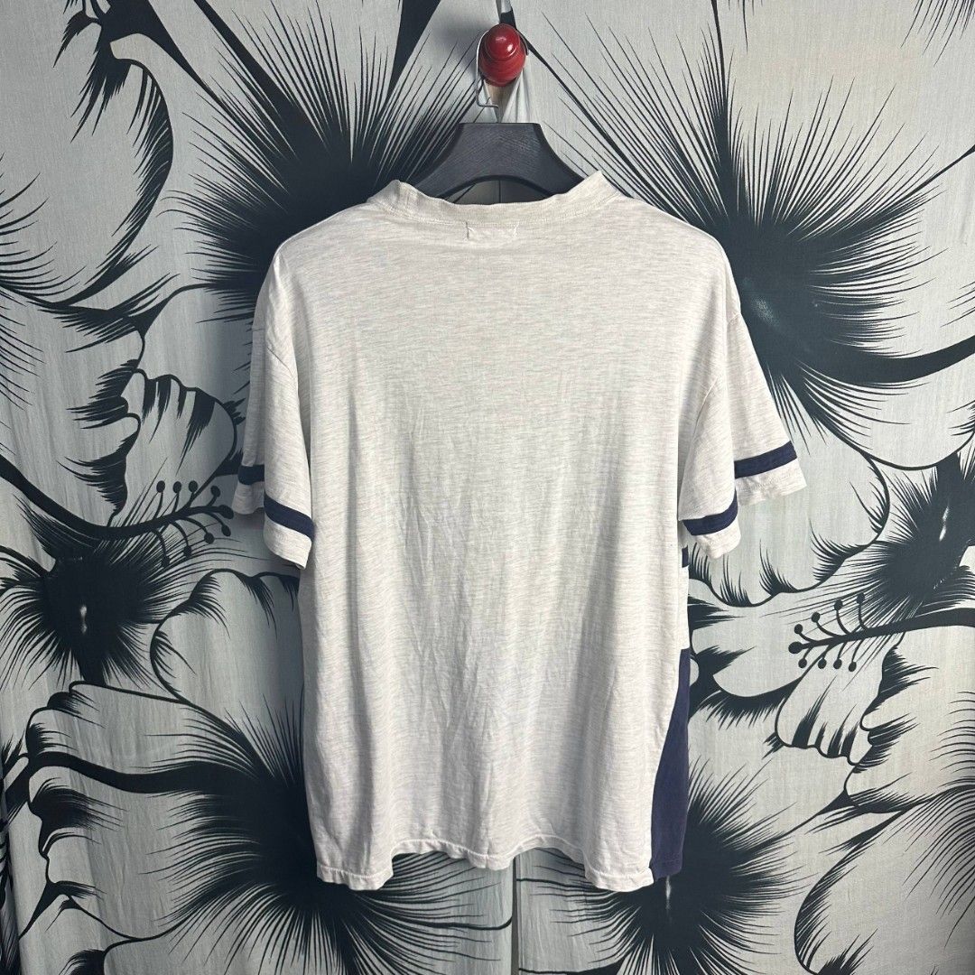 Vintage Ellesse Tee Size L (Category: Tshirts & Polo Shirts) located in Alor Setar. Submitted by Vault4Fashion (Listing ID 1451173330, Image 2). Description: 22" x 29" inch Good Condition✅ Clean & Fresh Ready to Rock✅ Original/Authentic💯 RM 18 Fussy/Lowball Akan DiBlock❌ Goodluck✌🏻.