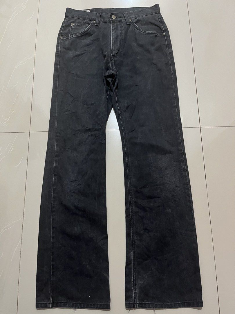 (SOLD) VINTAGE LEE SANFORIZED BLACK WASHED BOOTCUT JEANS (Category: Jeans) located in Cagayan de Oro. Submitted by middlesosa (Listing ID 1451279746, Image 1). Description: VINTAGE LEE SANFORIZED BLACK WASHED BOOTCUT JEANS SIZE 29 FITTINGS WAIST - 14.5 inches LENGTH - 43 inches INSEAM - 31 inches LEG OPENING - 9 inches THIGH - 11 inches RISE - 11 inches MADE IN JAPAN 3500 pesos.